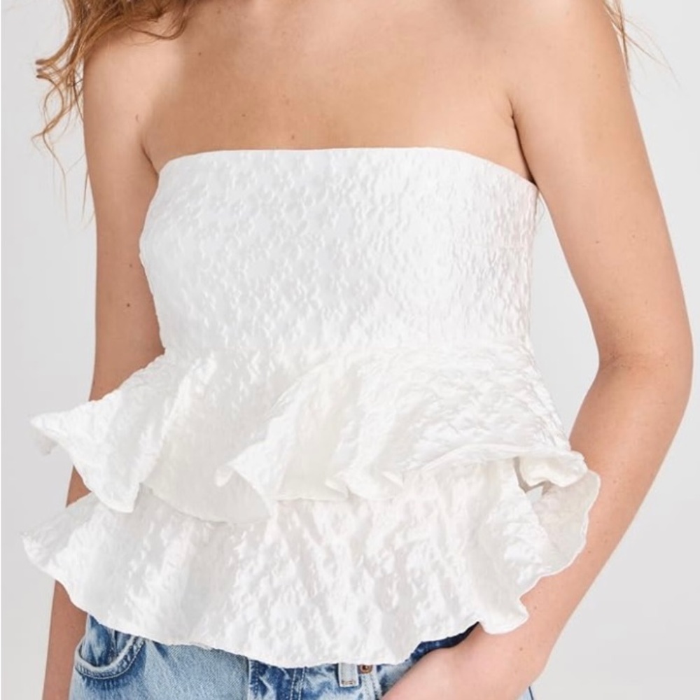 Cutest white poplin tube top ☁️ 🤍 sold out @ Revolve